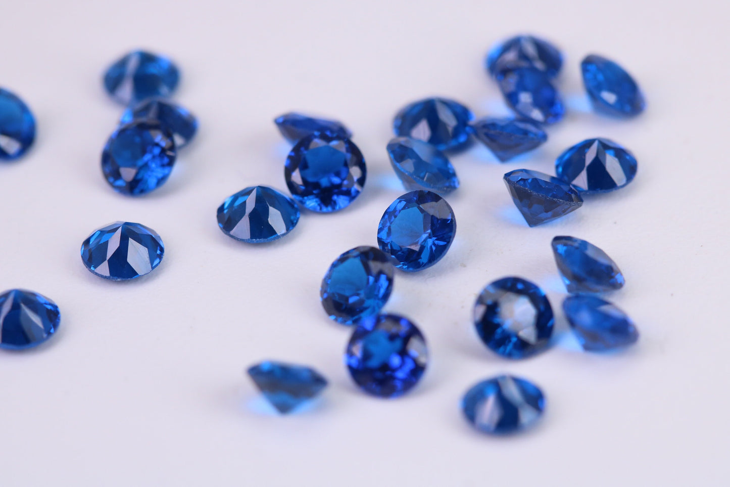 Round cut AAA Grade Sapphire Blue Cubic Zirconia, Top Colour and Luster, Choice of Sizes, Calibrated Sizing, Multi Packs