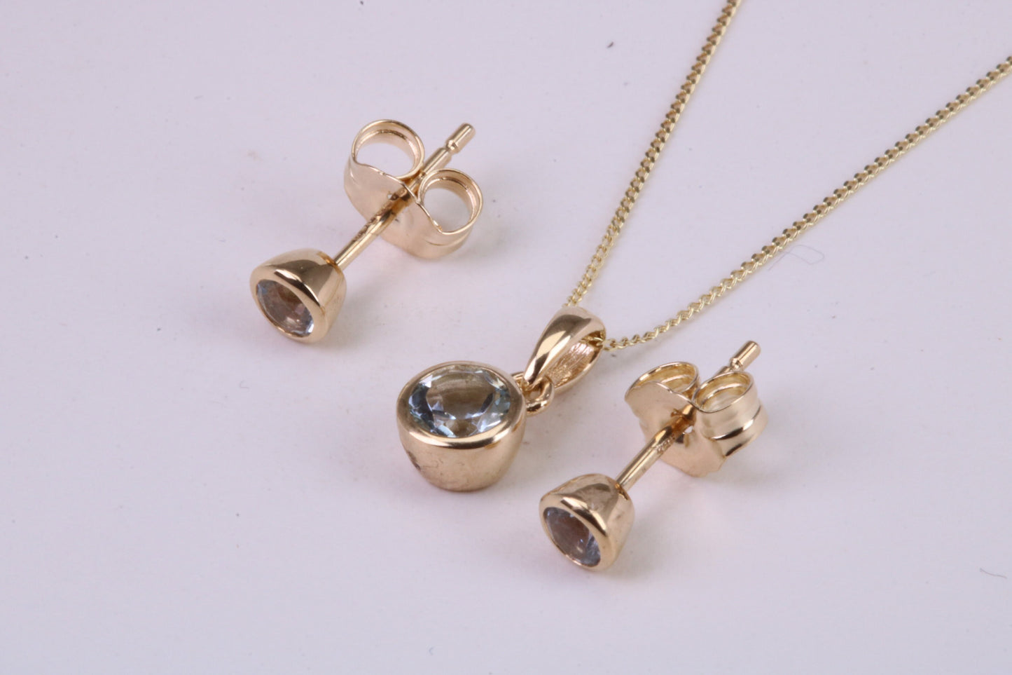 Natural Round cut Aquamarine set Necklace and Matching Stud Earrings, made from solid Yellow Gold, British Hallmarked