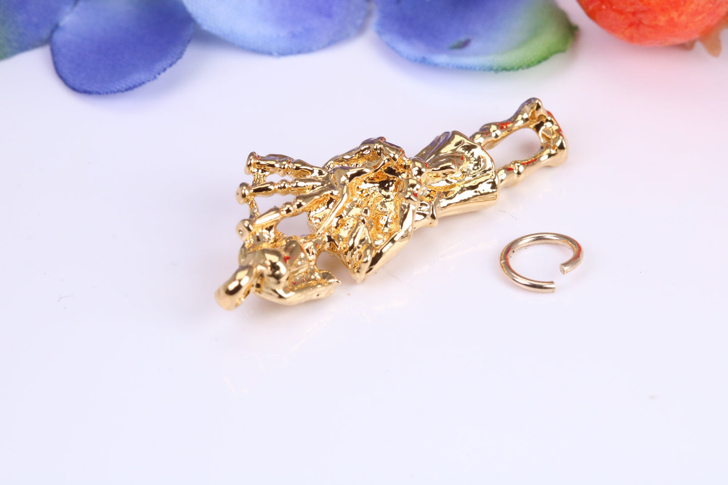 Scottish Bagpiper Charm, Traditional Charm, Made from Solid Cast Yellow Gold, British Hallmarked