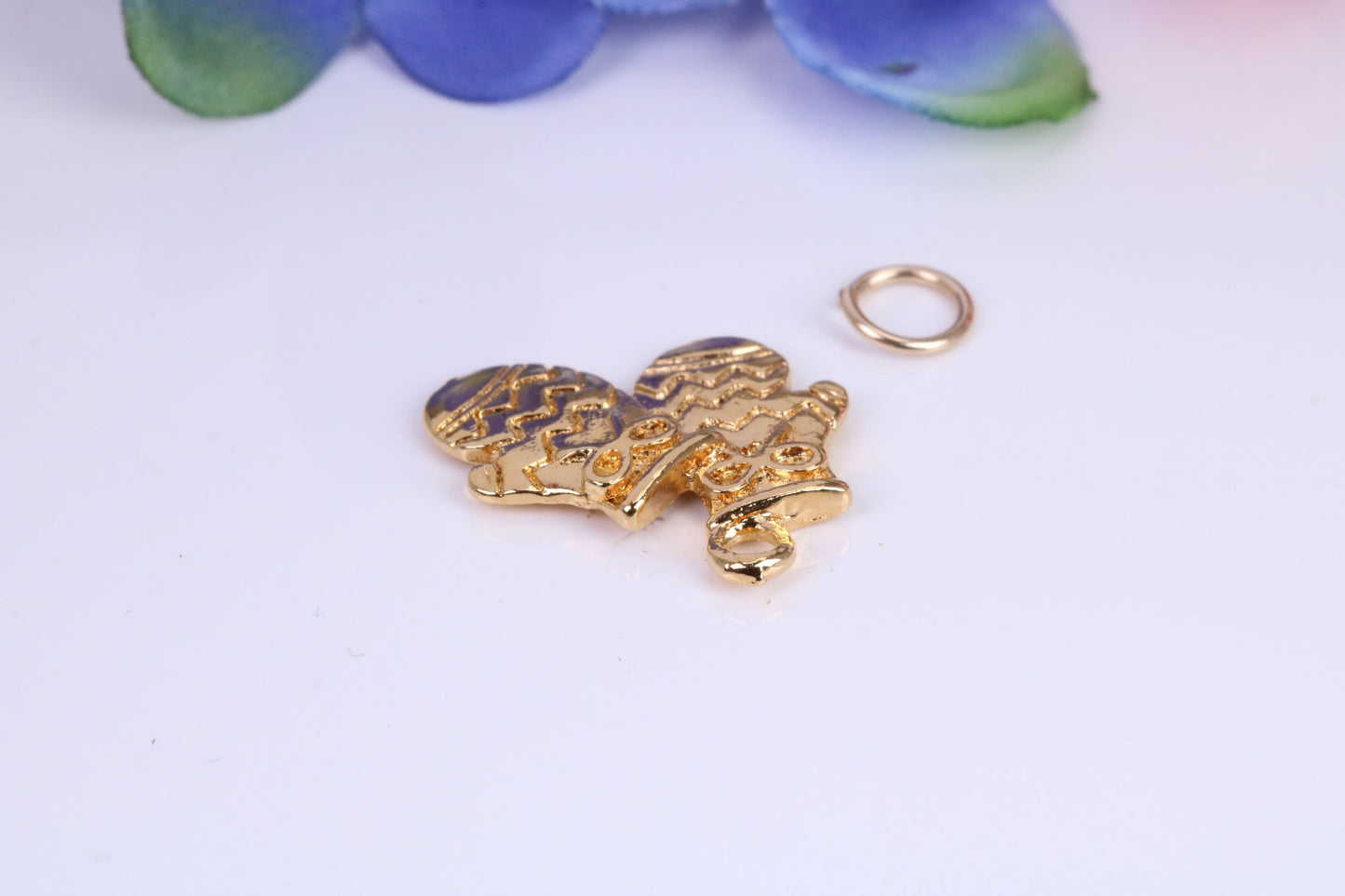Oven Gloves Charm, Traditional Charm, Made from Solid Cast Yellow Gold, British Hallmarked