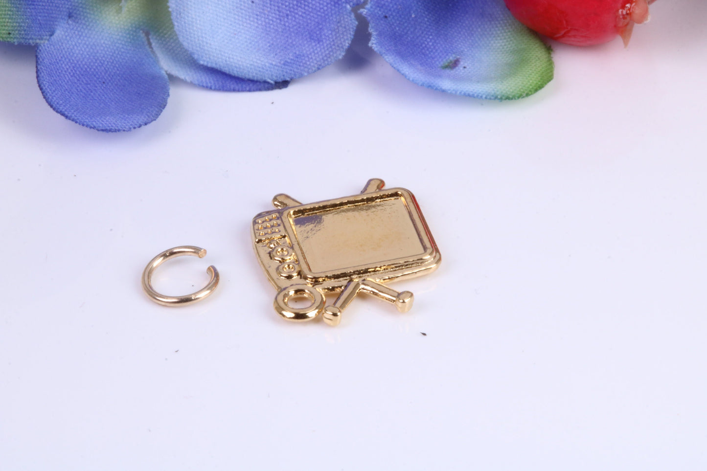 Vintage Television Charm, Traditional Charm, Made from Solid Cast Yellow Gold, British Hallmarked