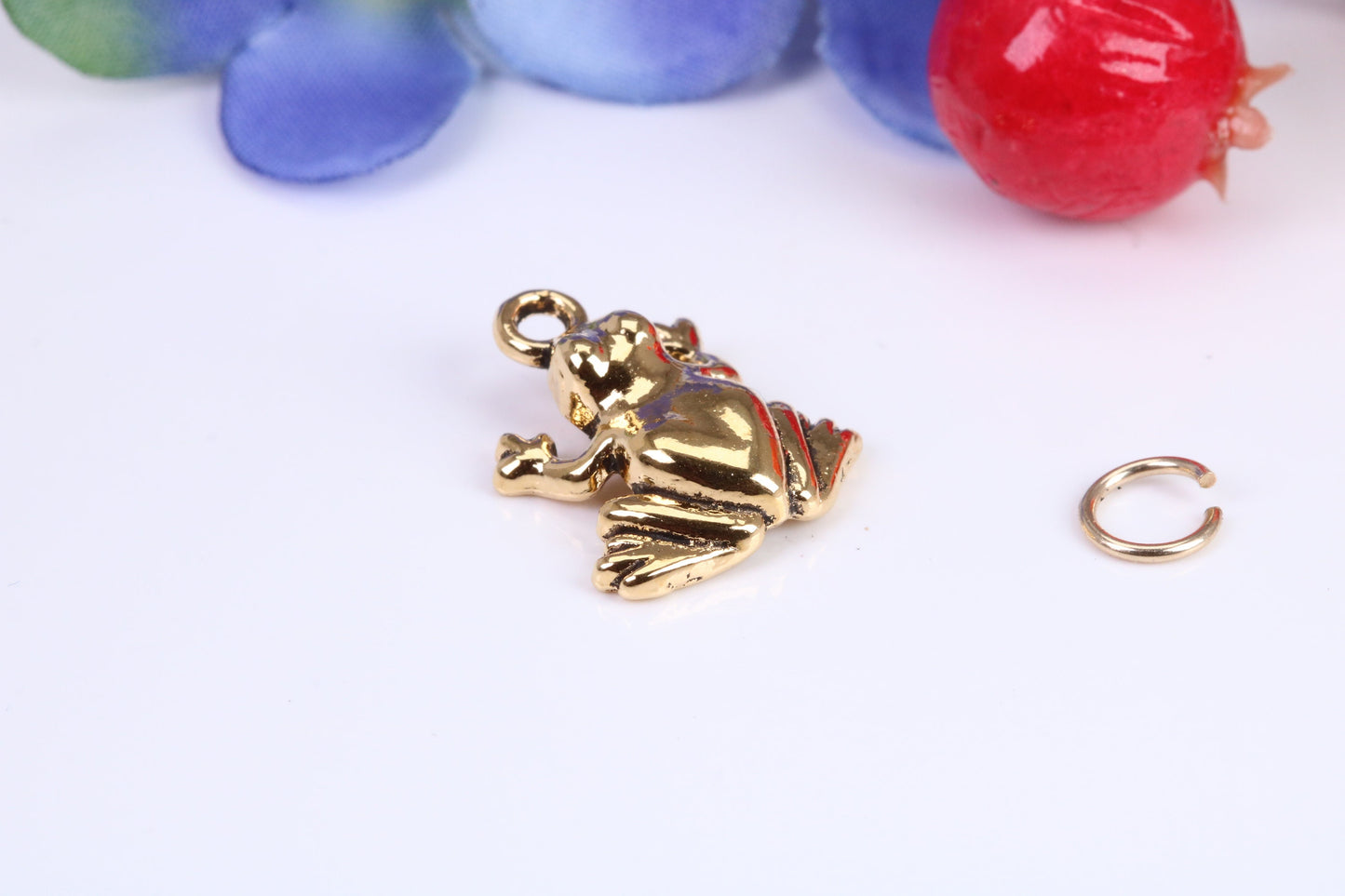 Frog Charm, Traditional Charm, Made from Solid Cast Yellow Gold, British Hallmarked