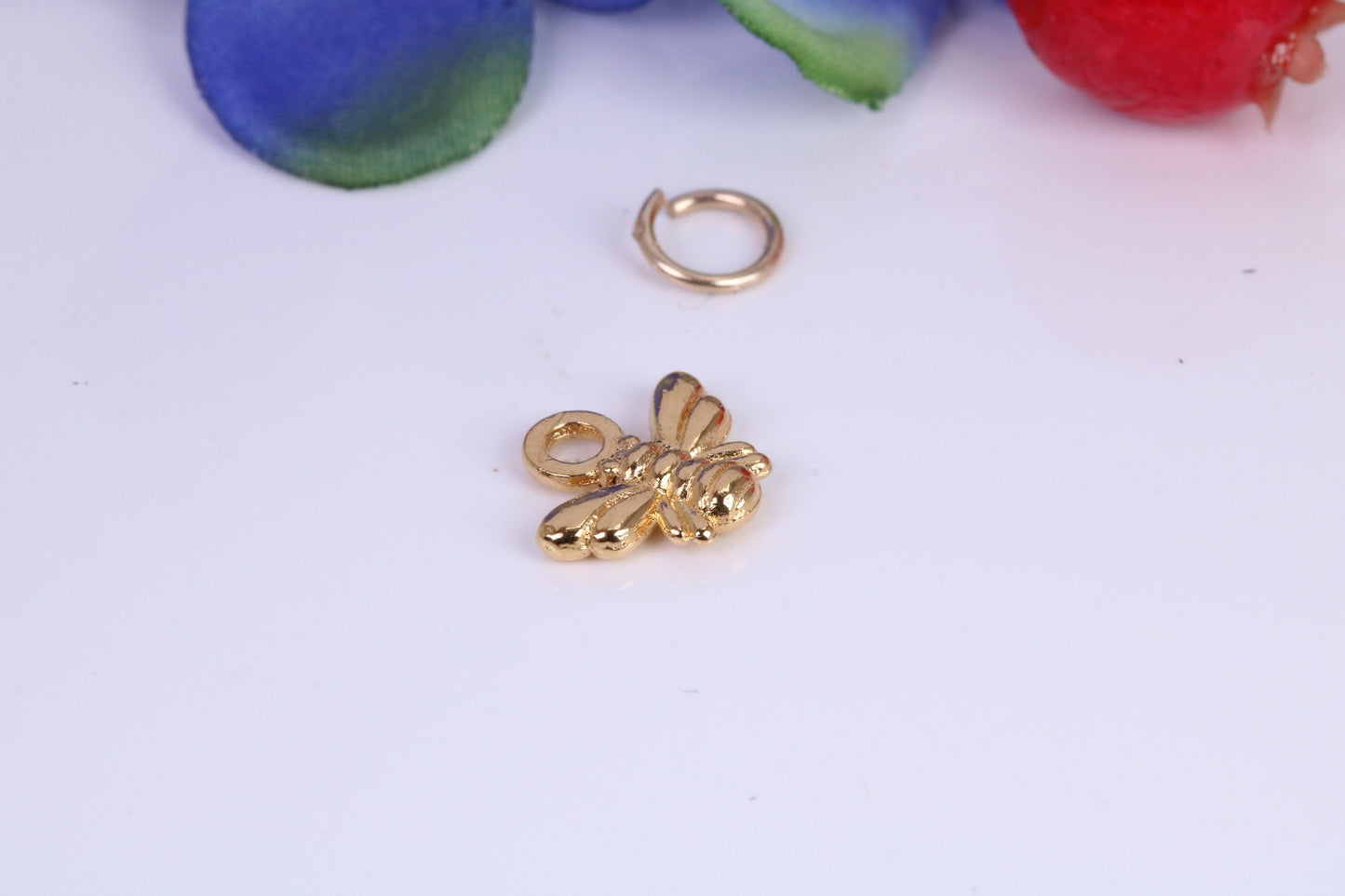 Bumble Bee Charm, Traditional Charm, Made from Solid Cast Yellow Gold, British Hallmarked