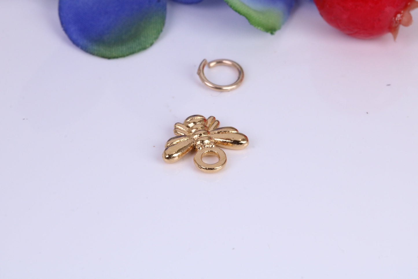 Bumble Bee Charm, Traditional Charm, Made from Solid Cast Yellow Gold, British Hallmarked