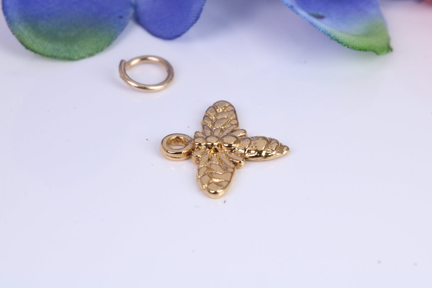 Bumble Bee Charm, Traditional Charm, Made from Solid Cast Yellow Gold, British Hallmarked