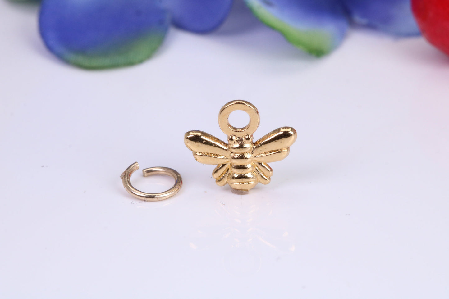 Bumble Bee Charm, Traditional Charm, Made from Solid Cast Yellow Gold, British Hallmarked