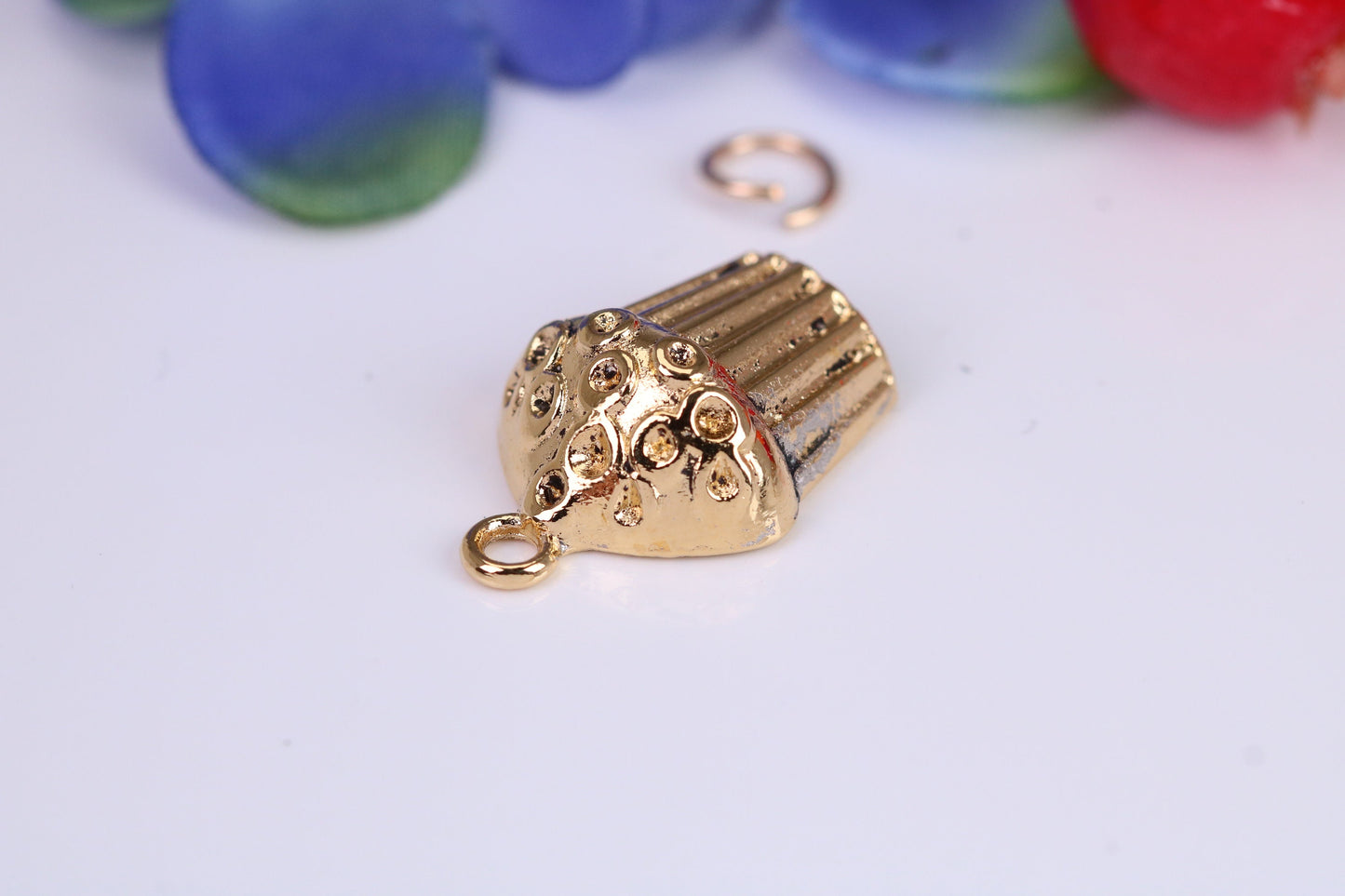 Cup Cake Charm, Traditional Charm, Made from Solid Cast Yellow Gold, British Hallmarked
