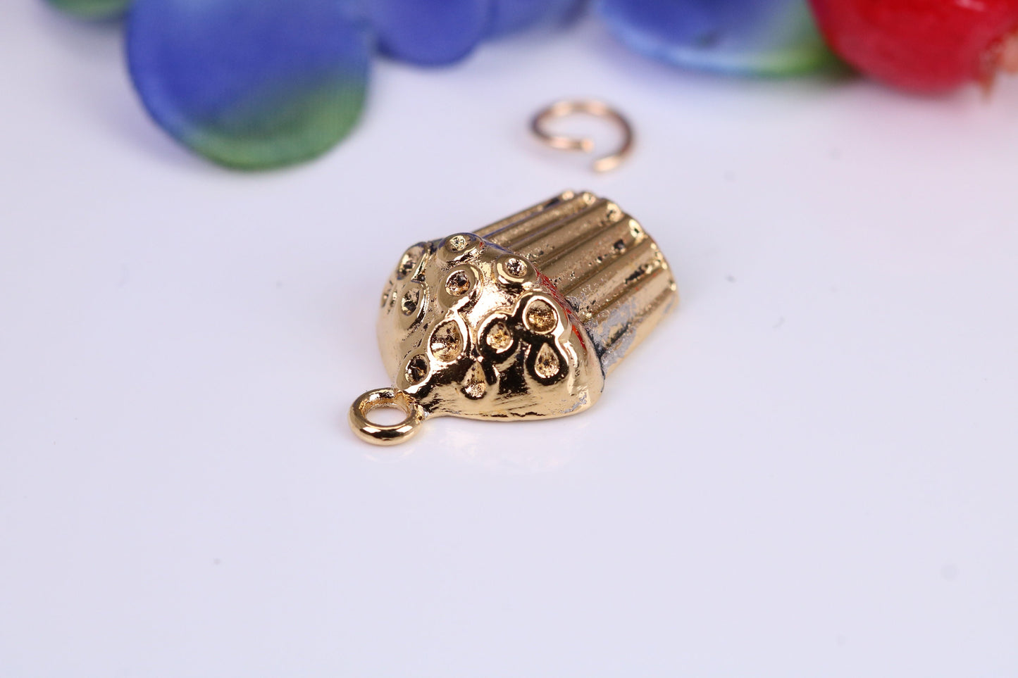 Cup Cake Charm, Traditional Charm, Made from Solid Cast Yellow Gold, British Hallmarked