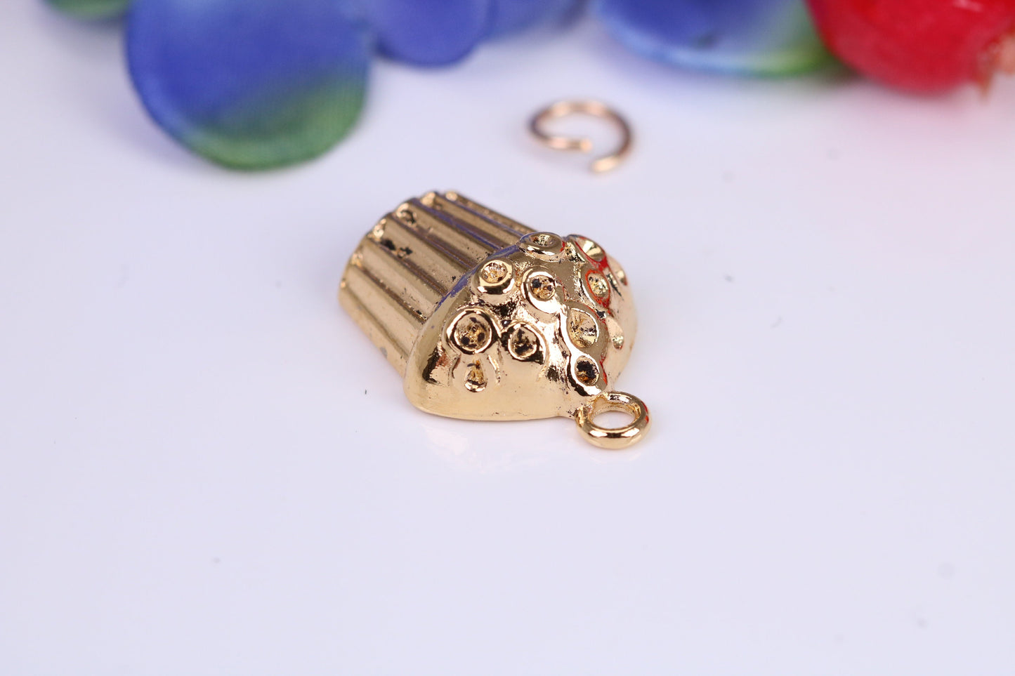 Cup Cake Charm, Traditional Charm, Made from Solid Cast Yellow Gold, British Hallmarked