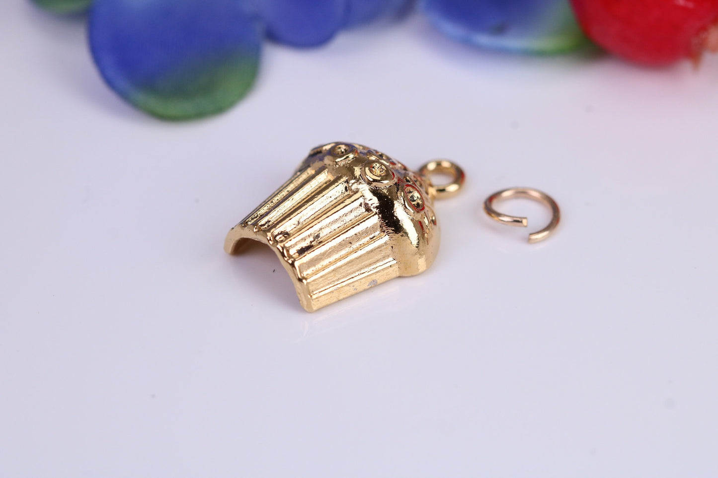 Cup Cake Charm, Traditional Charm, Made from Solid Cast Yellow Gold, British Hallmarked