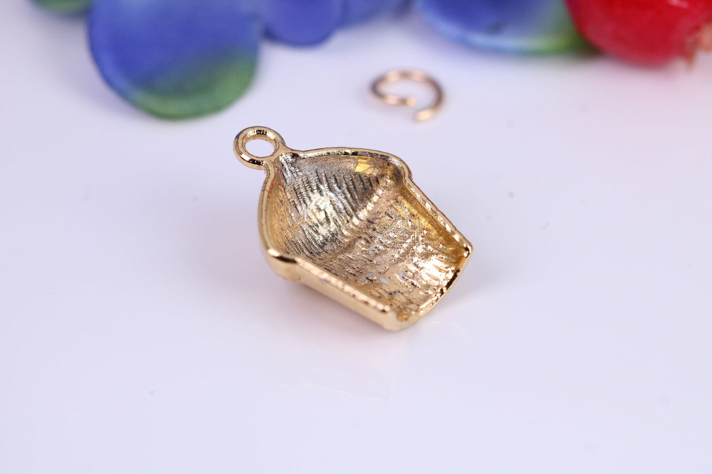 Cup Cake Charm, Traditional Charm, Made from Solid Cast Yellow Gold, British Hallmarked