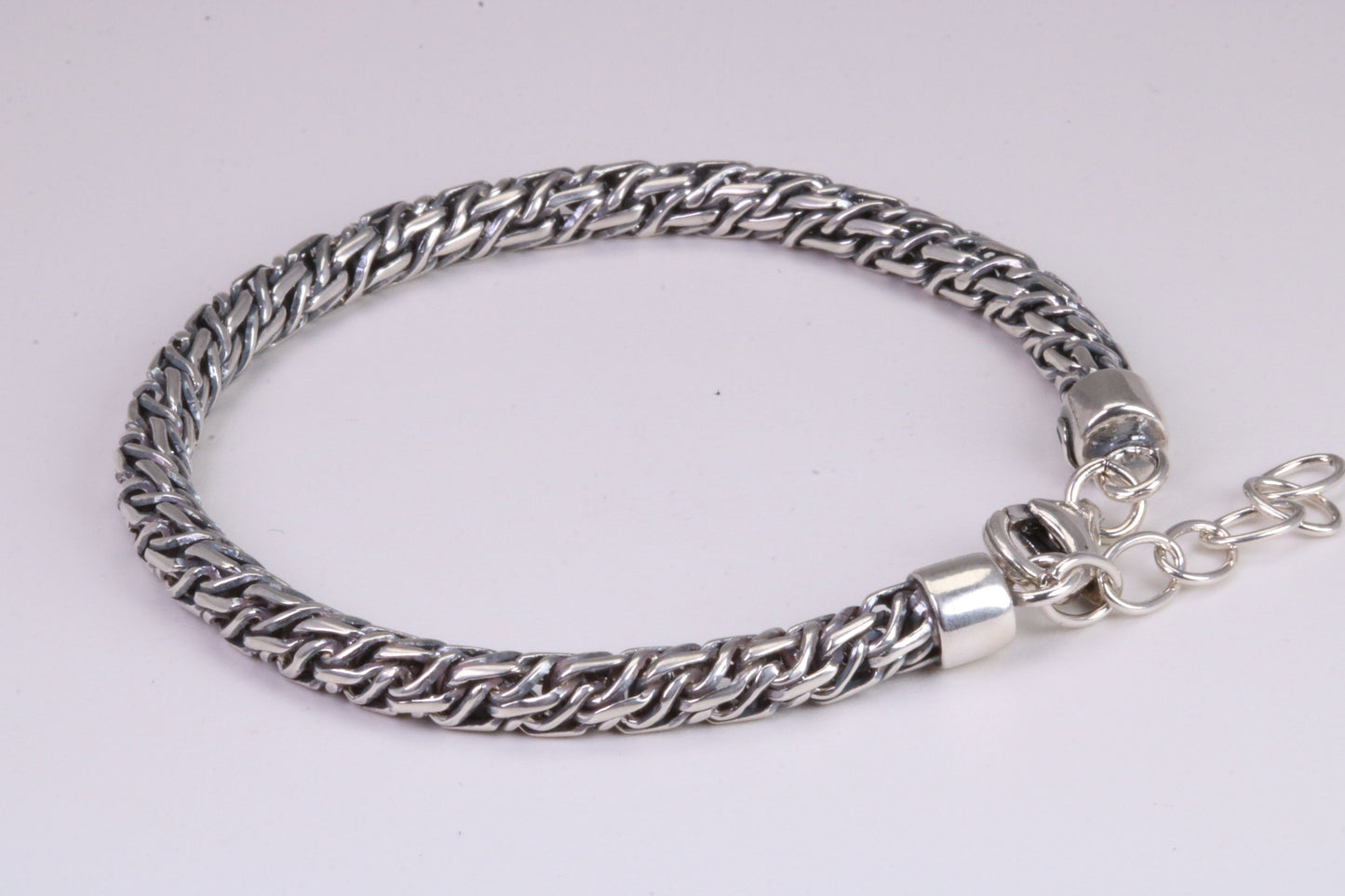 Gents heavy Bracelet, made from solid Sterling Silver, 8.50 Inches Long x 5 mm wide, British Hallmarked