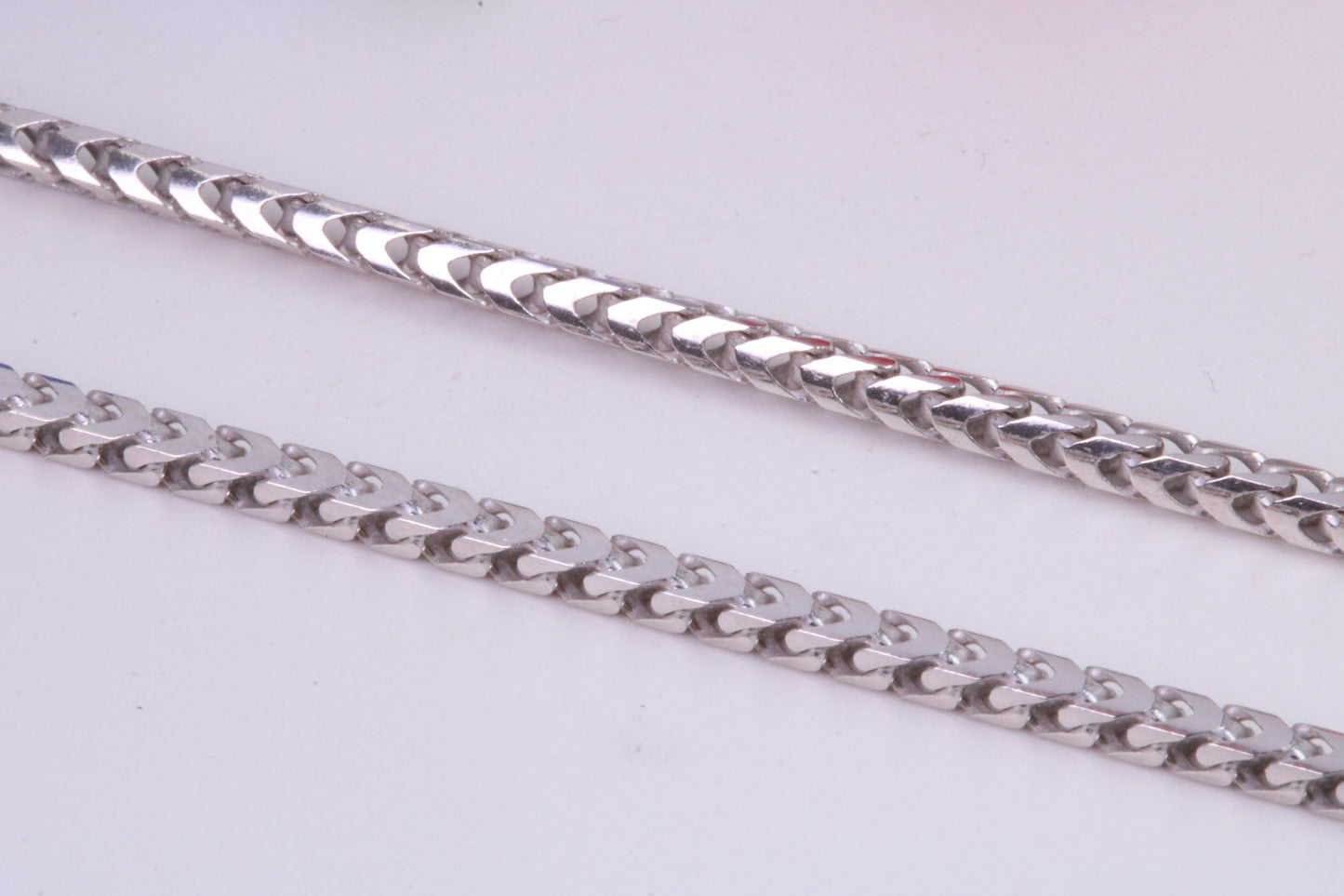 Gents heavy 34 inch Chain, made from solid Sterling Silver, 34 Inches Long x 2.5 mm wide, British Hallmarked