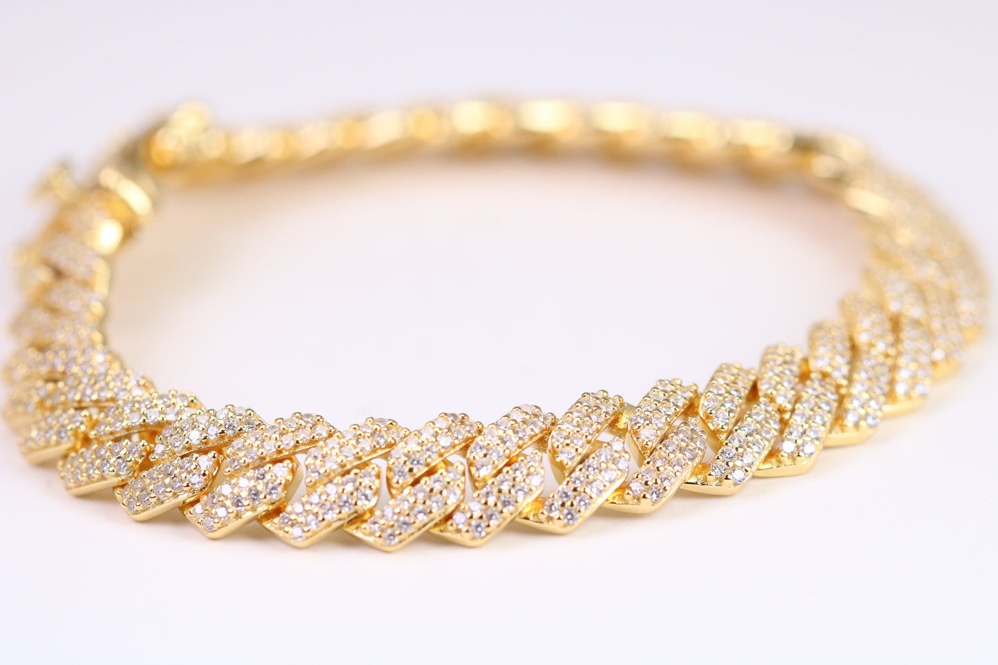 Gents Heavy Curb Link Bracelet, Made from solid Sterling Silver, 8.50 Inches Long and 9 mm Wide, British Hallmarked, 18ct Gold Plated