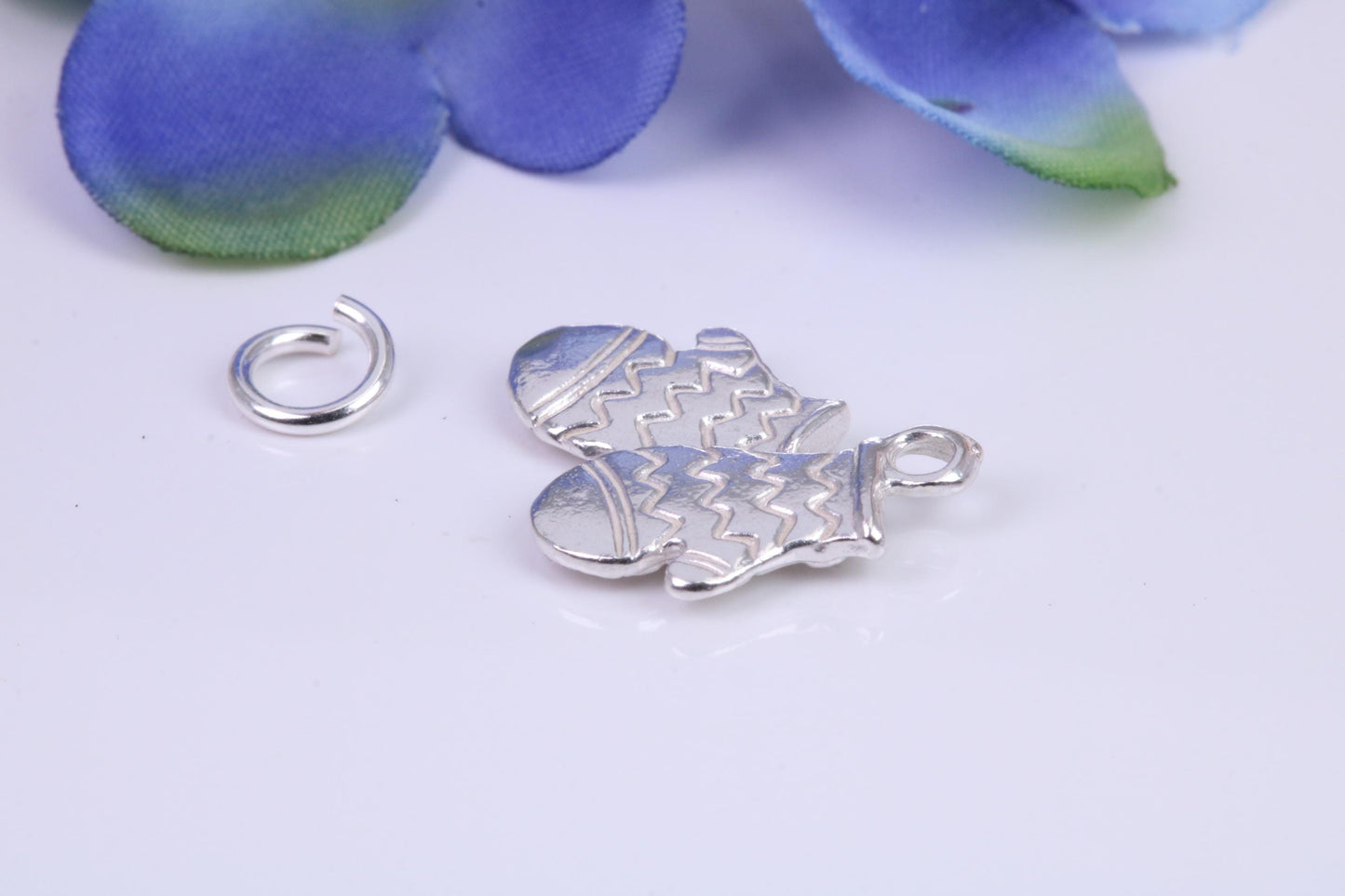 Oven Gloves Charm, Traditional Three Dimensional Charm, Made from Solid Cast Silver