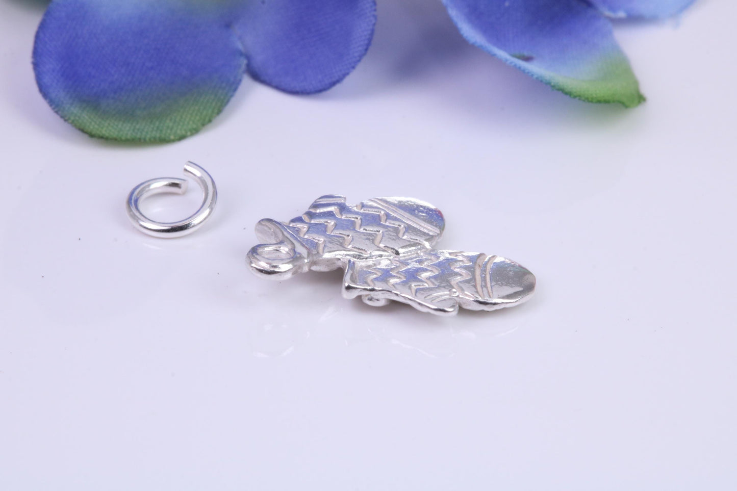Oven Gloves Charm, Traditional Three Dimensional Charm, Made from Solid Cast Silver