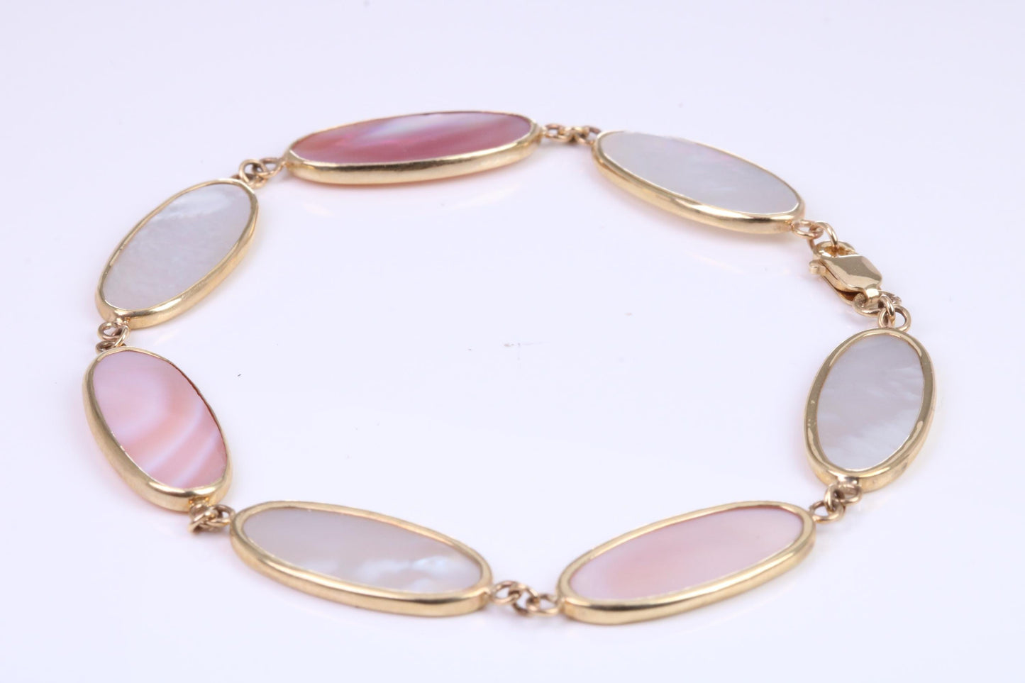 Stunning Mother of Pearl Bracelet set in Solid Yellow Gold, British Hallmarked