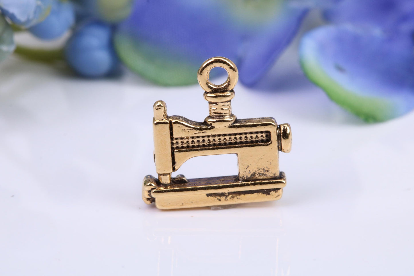 Vintage Sewing Machine Charm, Traditional Charm, Made from Solid Cast Yellow Gold, British Hallmarked