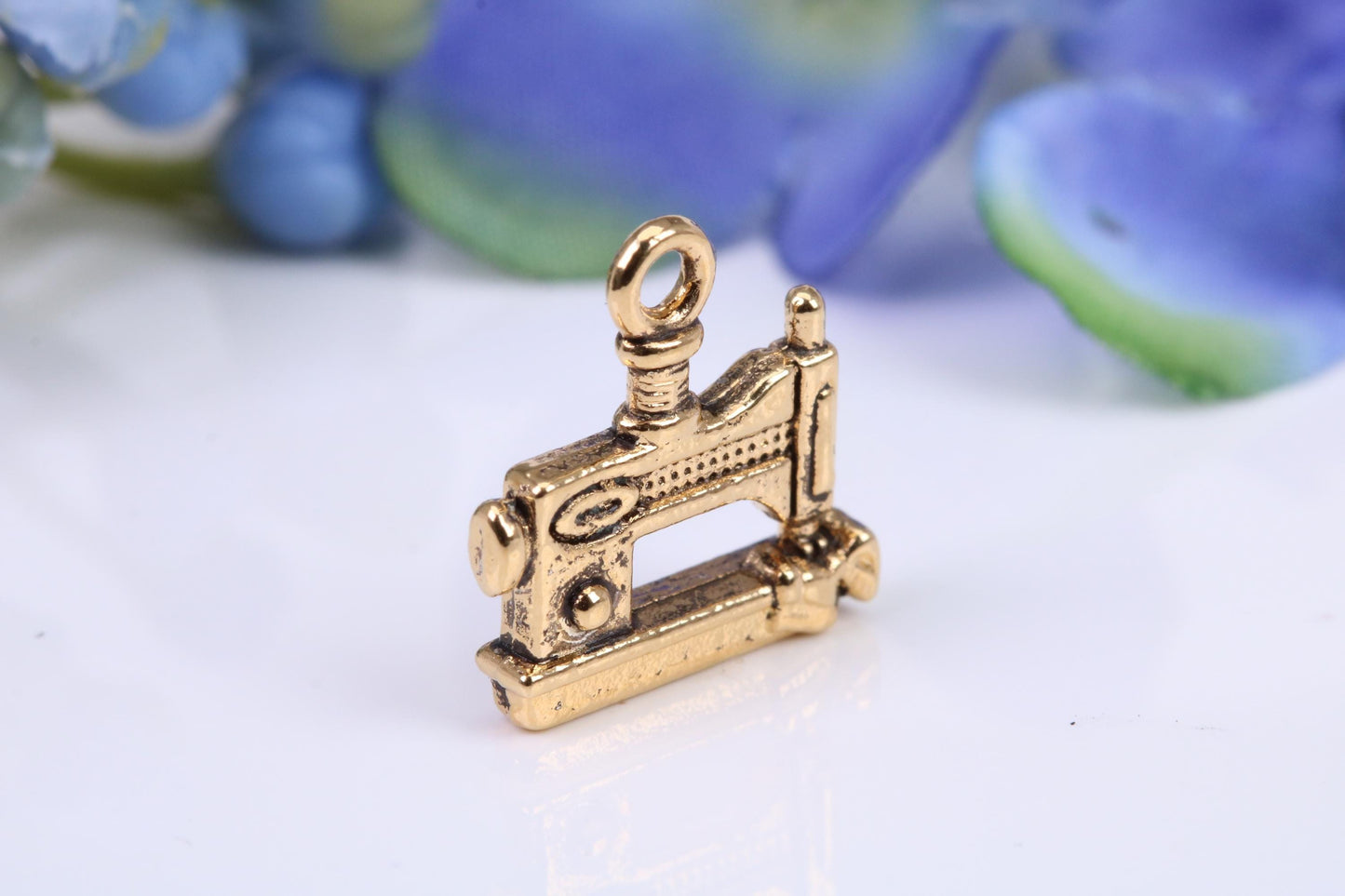 Vintage Sewing Machine Charm, Traditional Charm, Made from Solid Cast Yellow Gold, British Hallmarked