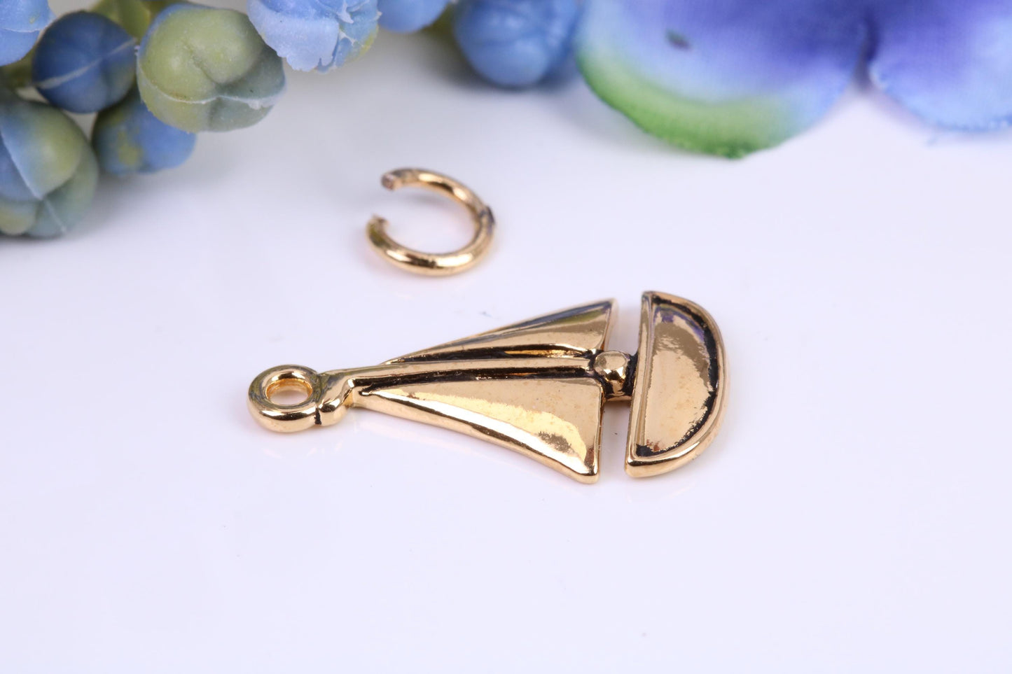Sailing Boat Charm, Traditional Charm, Made from Solid 9ct Yellow Gold, British Hallmarked, Complete with Attachment Link