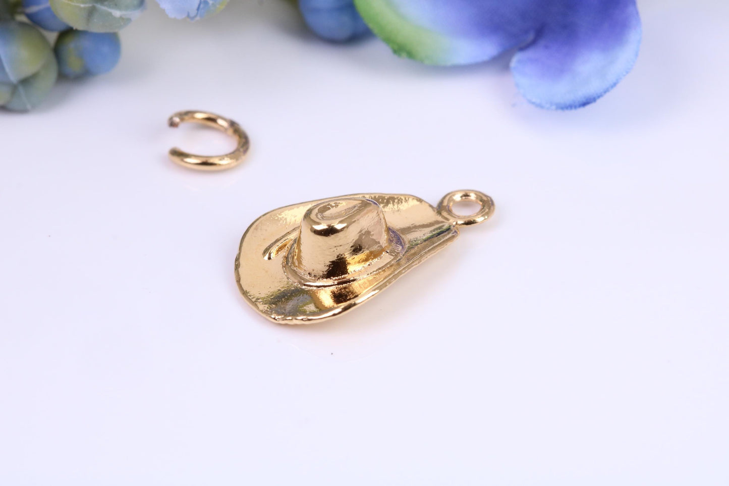 Cowboy Hat Charm, Three Dimensional Charm, Made from solid cast Yellow Gold British Hallmarked