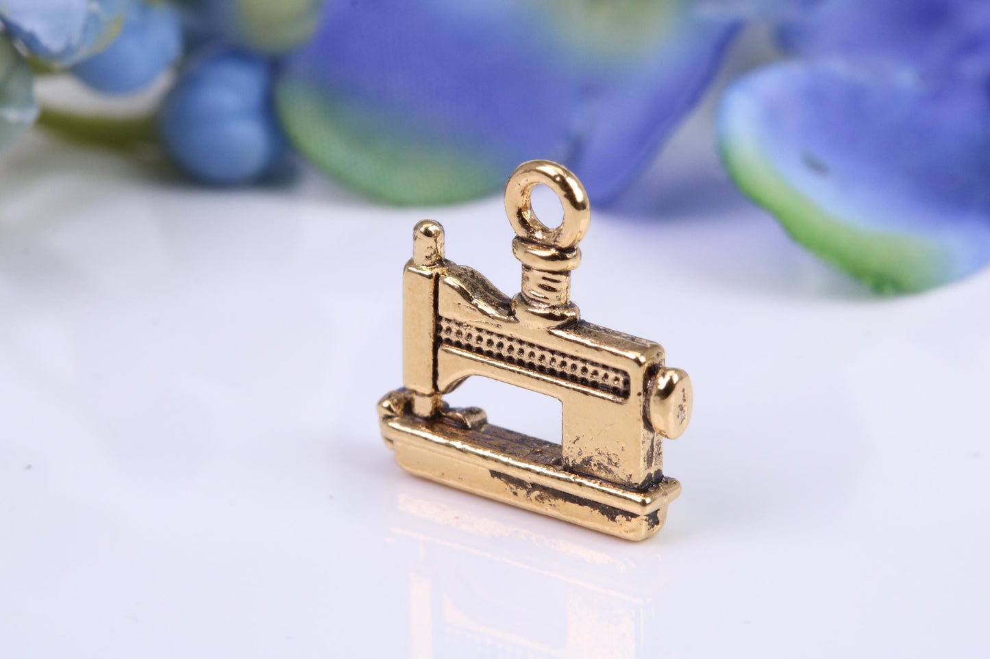 Vintage Sewing Machine Charm, Traditional Charm, Made from Solid Cast Yellow Gold, British Hallmarked