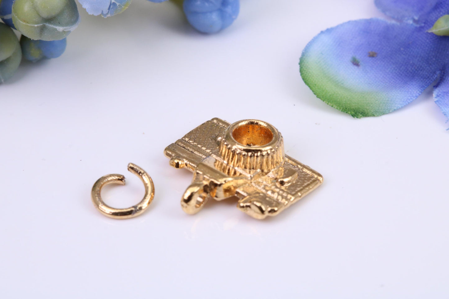 Camera Charm, Made from Solid Cast Yellow Gold, British Hallmarked