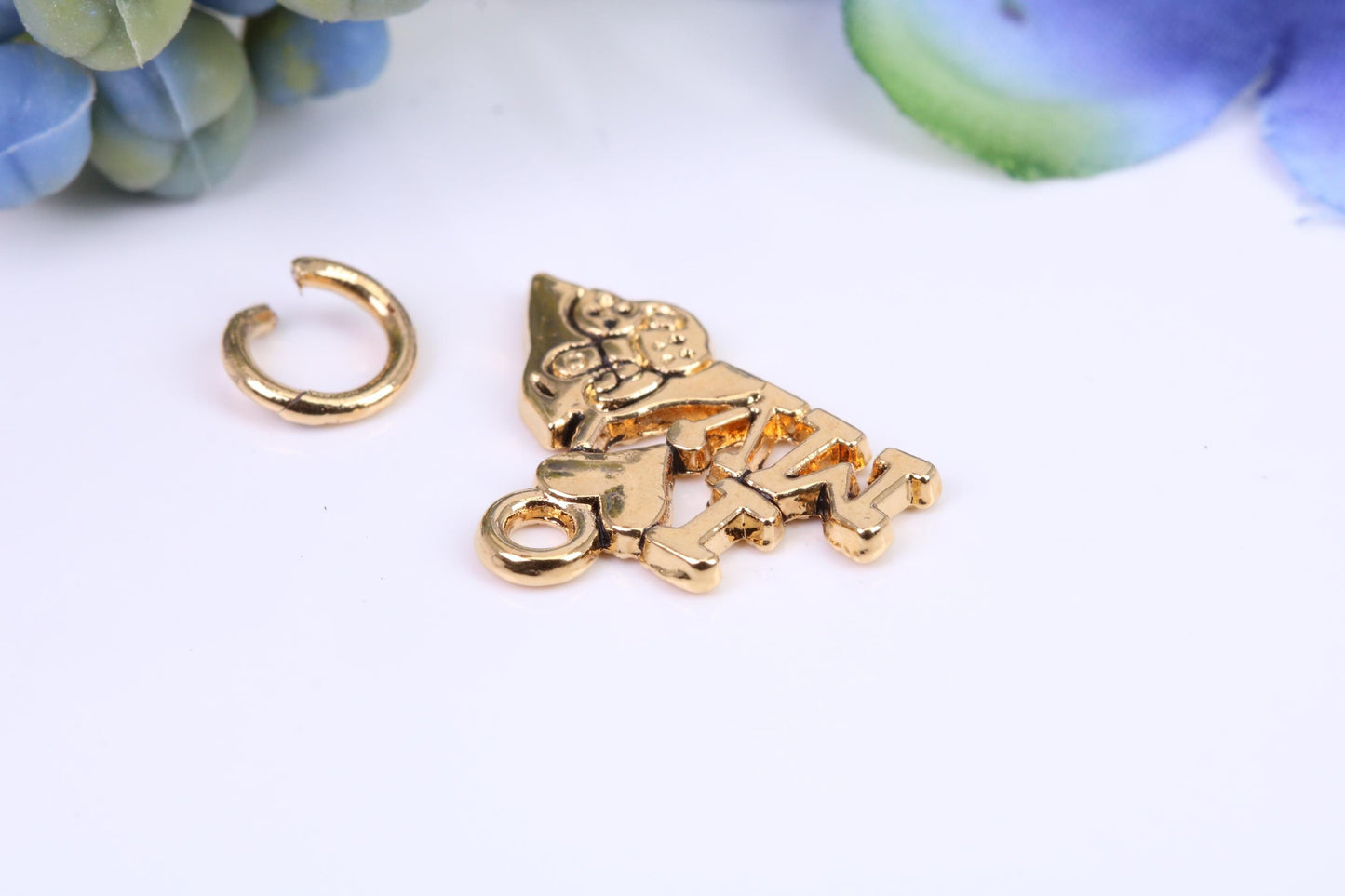 I Love My Gardening Charm, Made From Solid Cast Yellow Gold with British Hallmark, Complete with Attachment Link