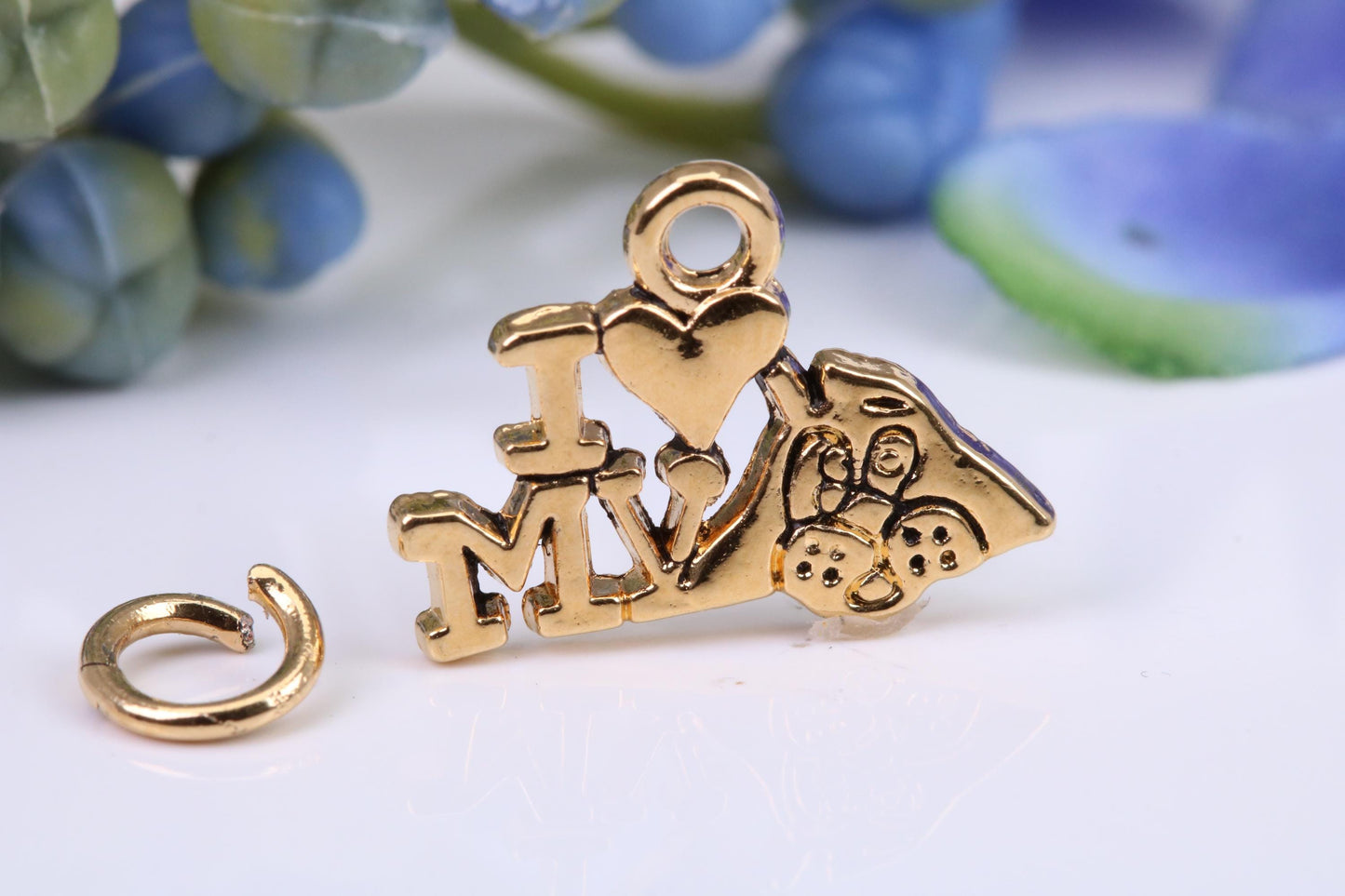 I Love My Gardening Charm, Made From Solid Cast Yellow Gold with British Hallmark, Complete with Attachment Link