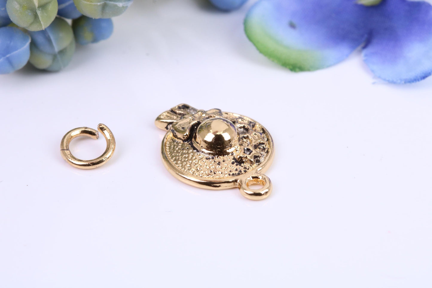 Sun Hat Charm, Made from Solid Cast Yellow Gold, British Hallmarked