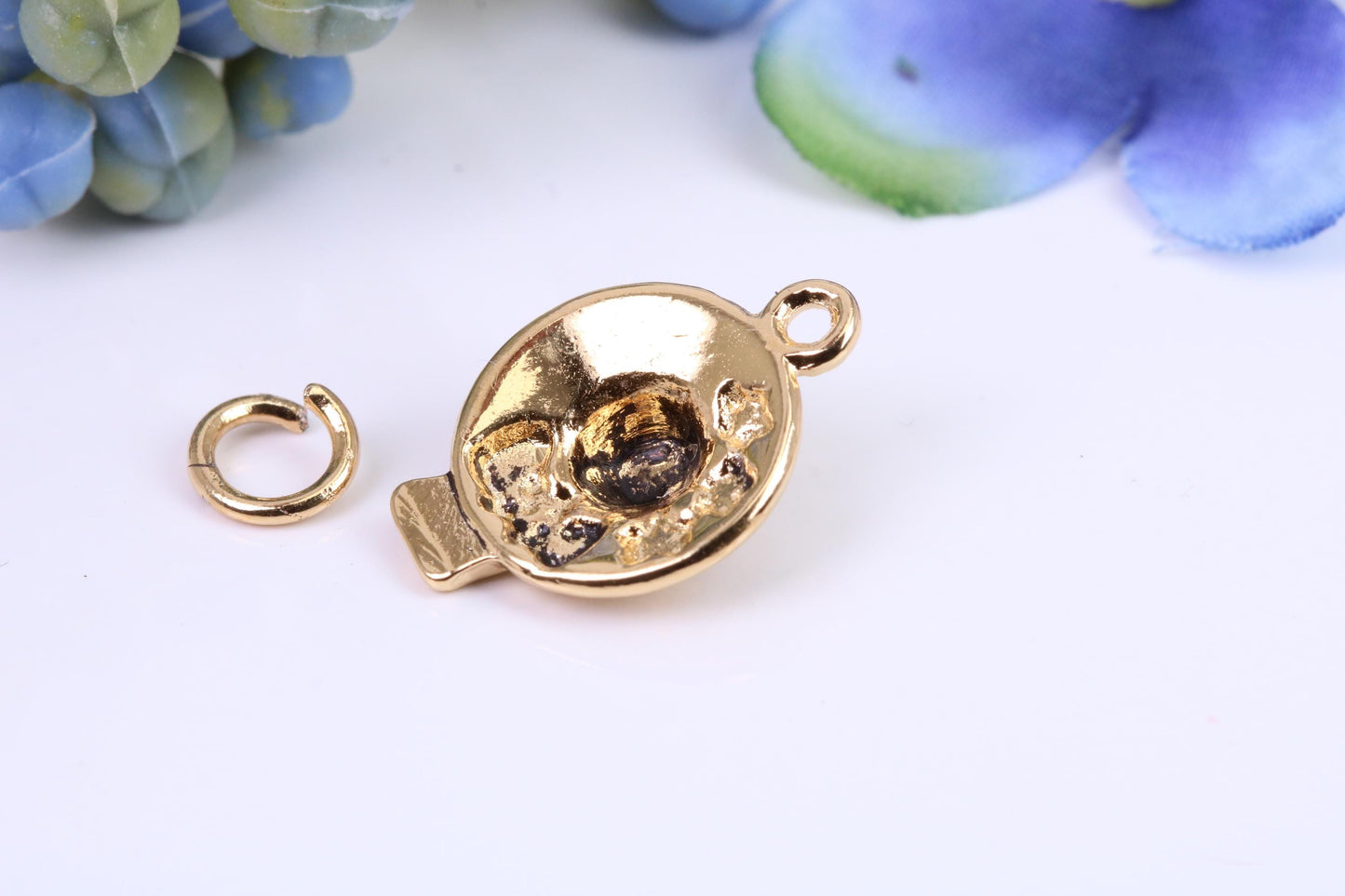 Sun Hat Charm, Made from Solid Cast Yellow Gold, British Hallmarked