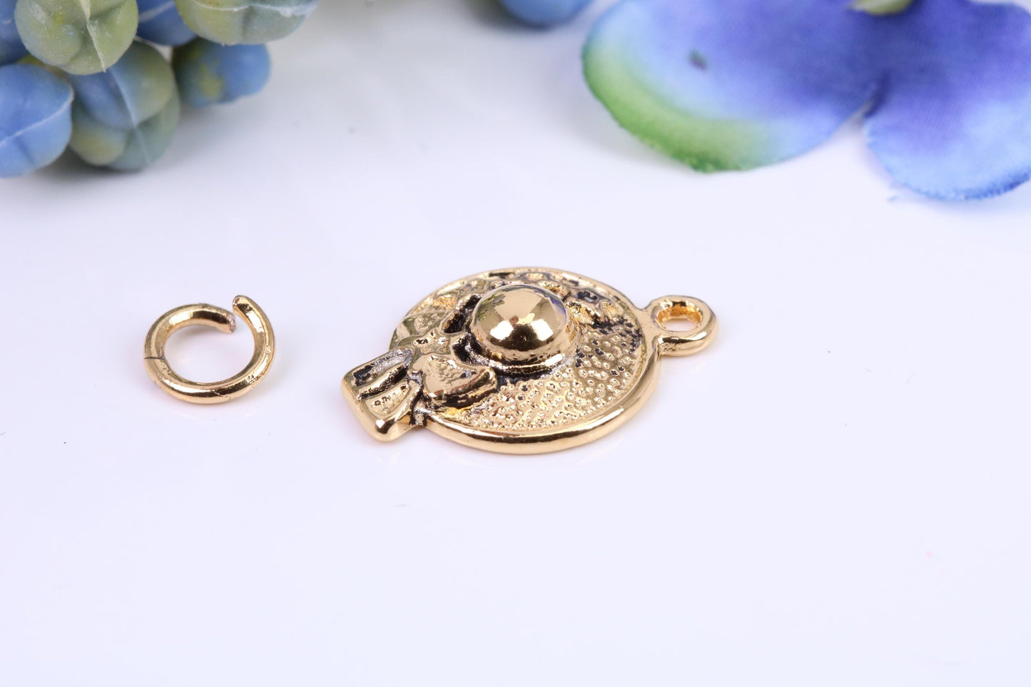 Sun Hat Charm, Made from Solid Cast Yellow Gold, British Hallmarked