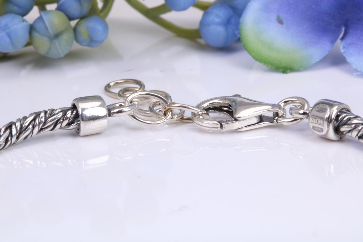 Unisex Cuban Bracelet, made from solid Sterling Silver, 8.50 Inches Long x 5 mm wide, Length adjustable