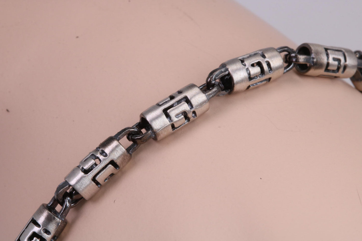 Unisex Cuban Bracelet, made from solid Sterling Silver, 8 Inches Long x 5 mm wide