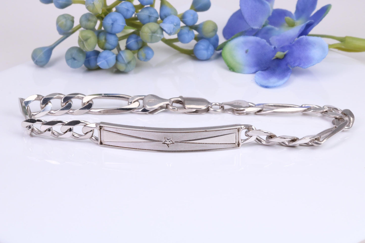 Gents Diamond cut Link Bracelet, Made from solid Sterling Silver, 8.50 Inches Long and 7 mm Wide, British Hallmarked
