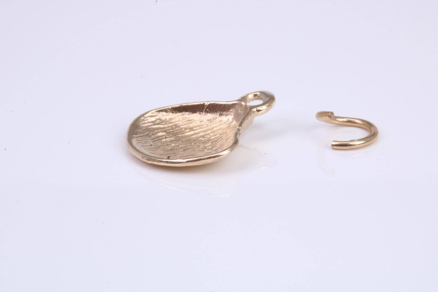 Sea Shell Charm, Traditional Charm, Made from Solid 9ct Yellow Gold, British Hallmarked, Complete with Attachment Link