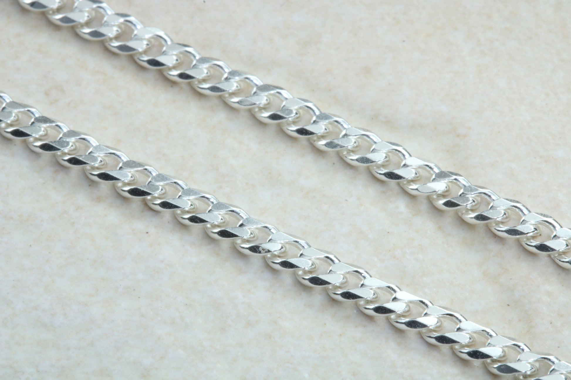 Silver diamond cut curb Chain. Silver chain with diamond cut links. 22 inch Length. Perfect for pendants or worn on its own.