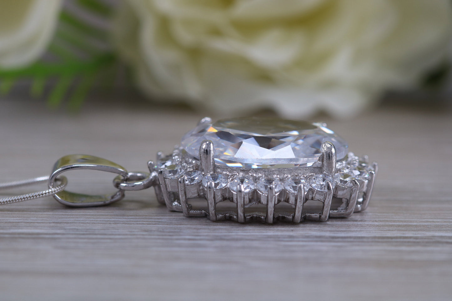 Very Large C Z set Cluster Necklace