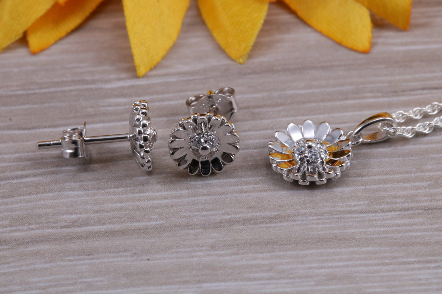 Daisy Flower Stud Earrings with Matching Necklace