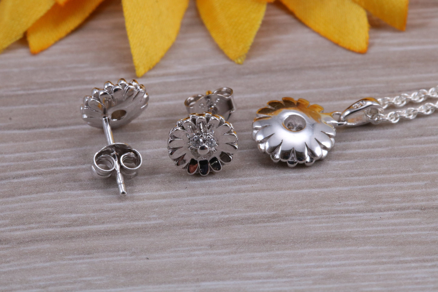 Daisy Flower Stud Earrings with Matching Necklace