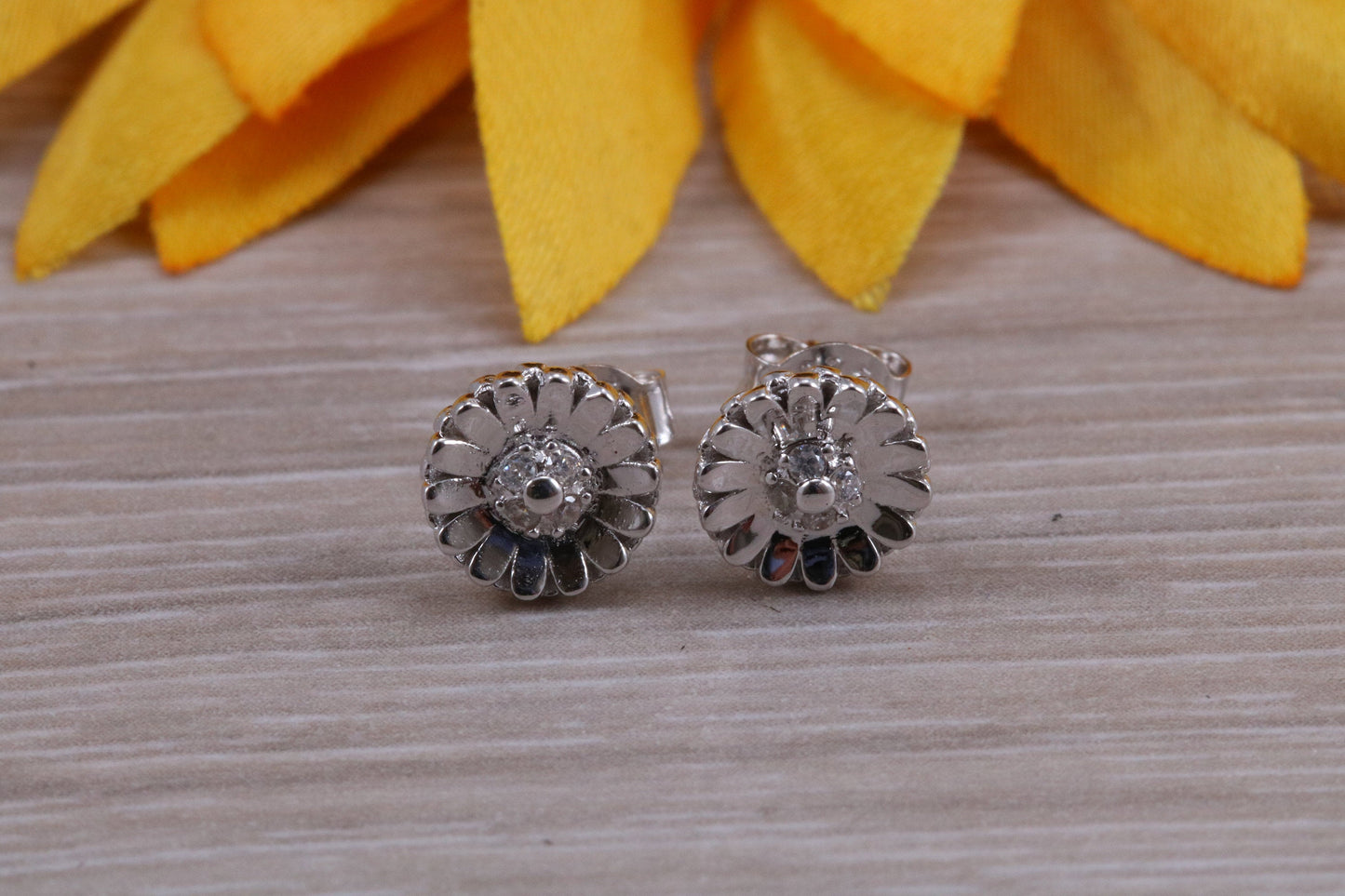 Daisy Flower Stud Earrings with Matching Necklace