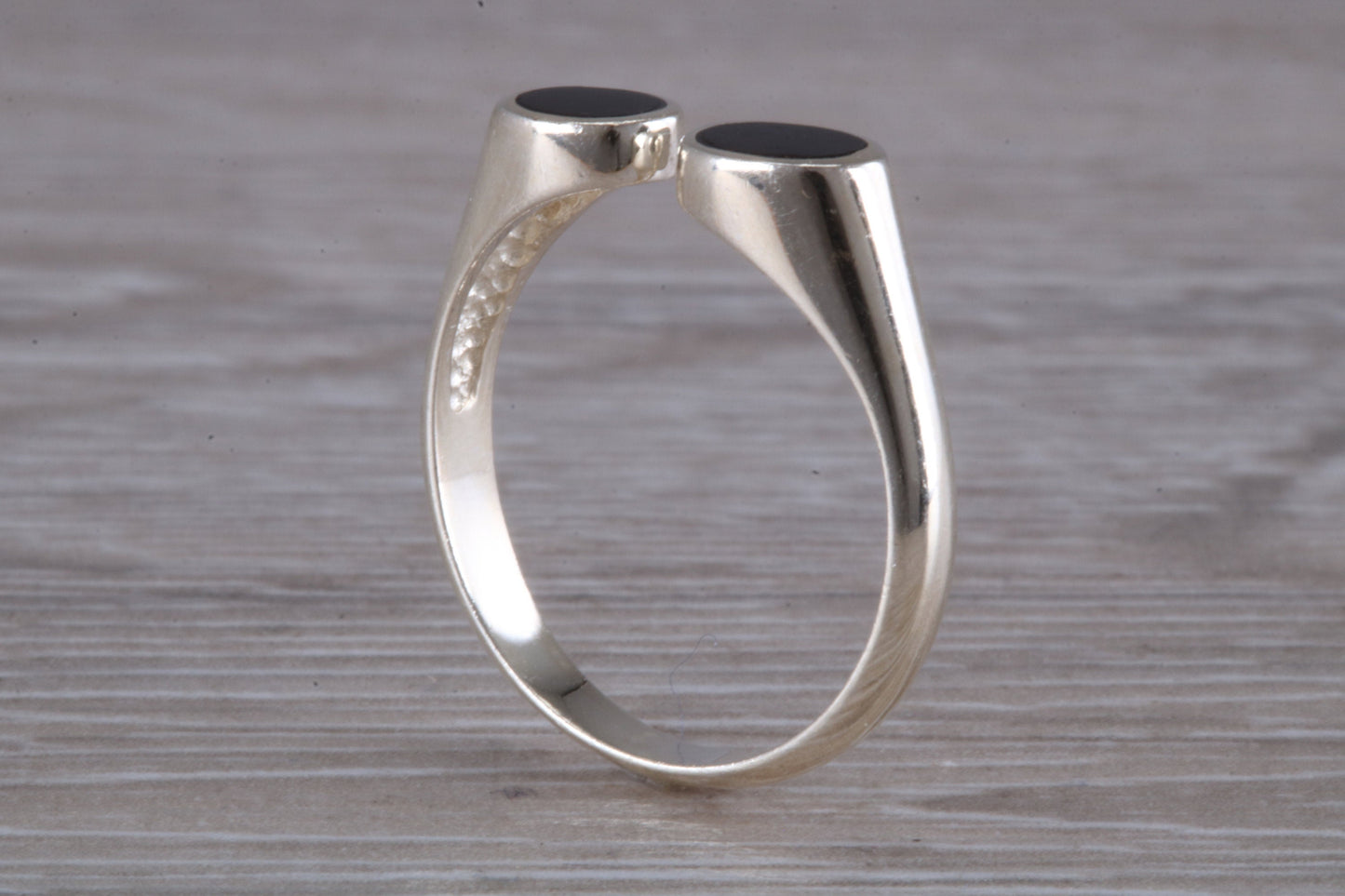 Silver Black Onyx open ended ring, 925 grade sterling silver with black Onyx inlay, suitable for all age groups, very unusual design