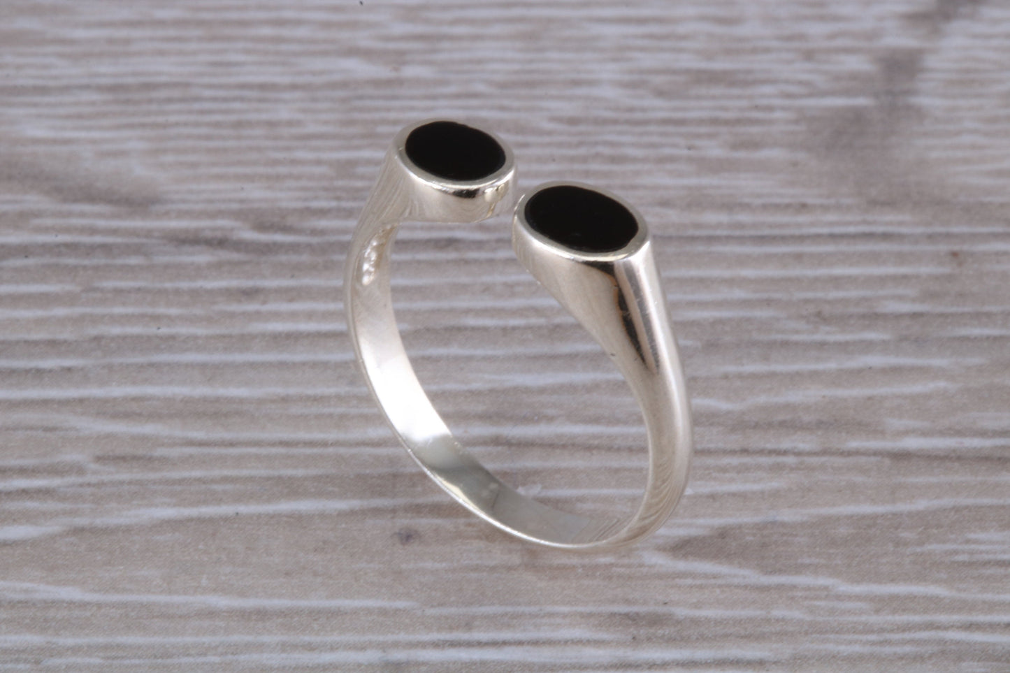 Silver Black Onyx open ended ring, 925 grade sterling silver with black Onyx inlay, suitable for all age groups, very unusual design
