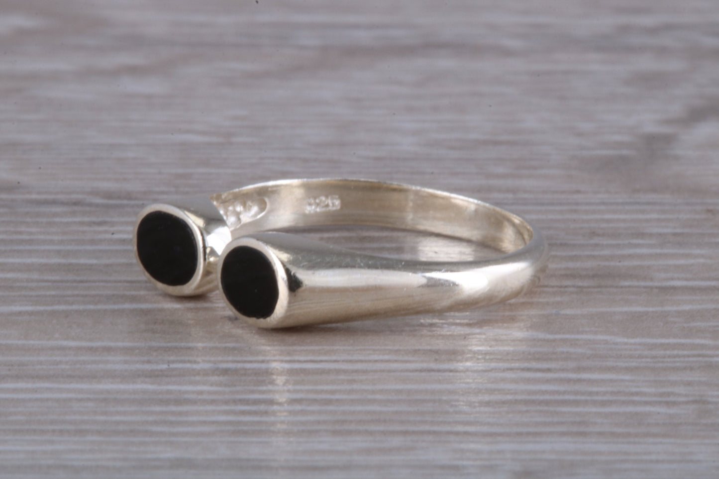 Silver Black Onyx open ended ring, 925 grade sterling silver with black Onyx inlay, suitable for all age groups, very unusual design