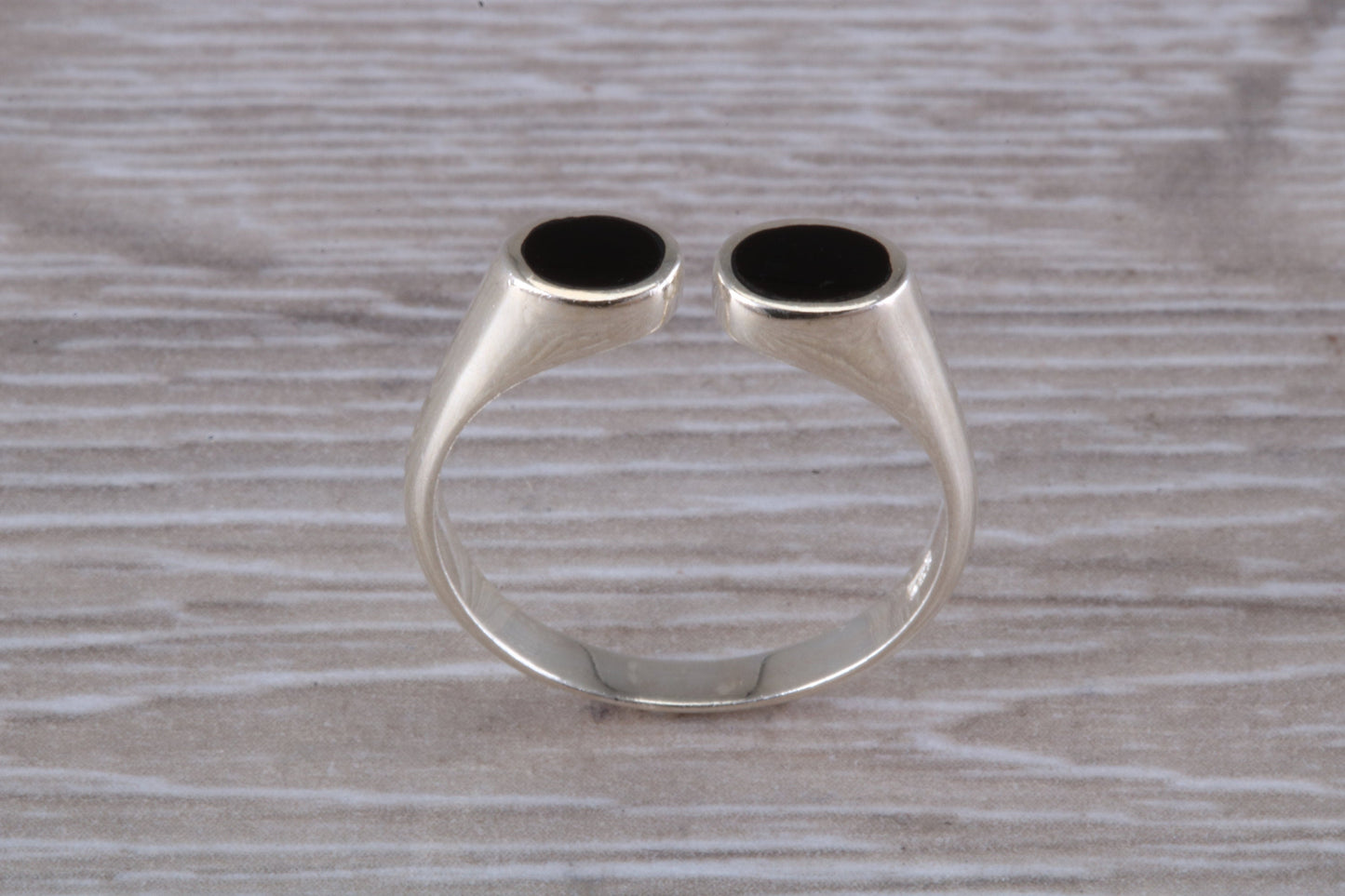 Silver Black Onyx open ended ring, 925 grade sterling silver with black Onyx inlay, suitable for all age groups, very unusual design