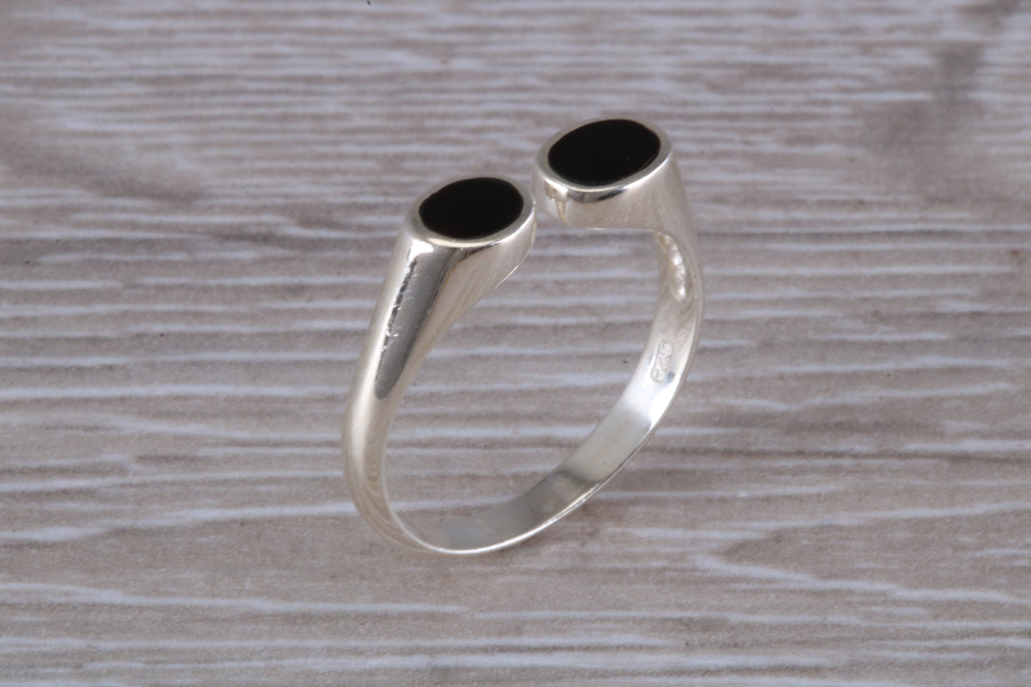 Silver Black Onyx open ended ring, 925 grade sterling silver with black Onyx inlay, suitable for all age groups, very unusual design