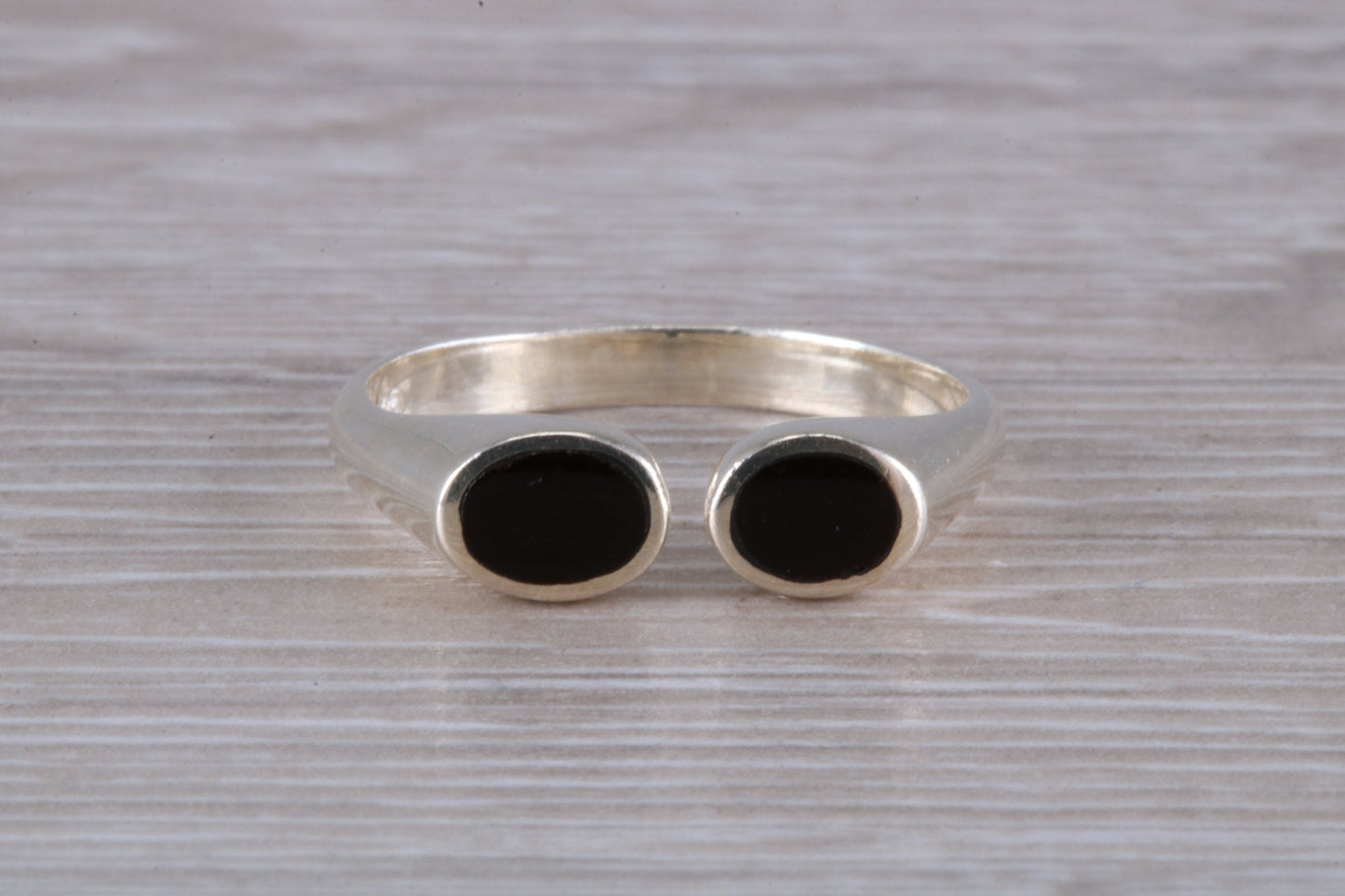 Silver Black Onyx open ended ring, 925 grade sterling silver with black Onyx inlay, suitable for all age groups, very unusual design
