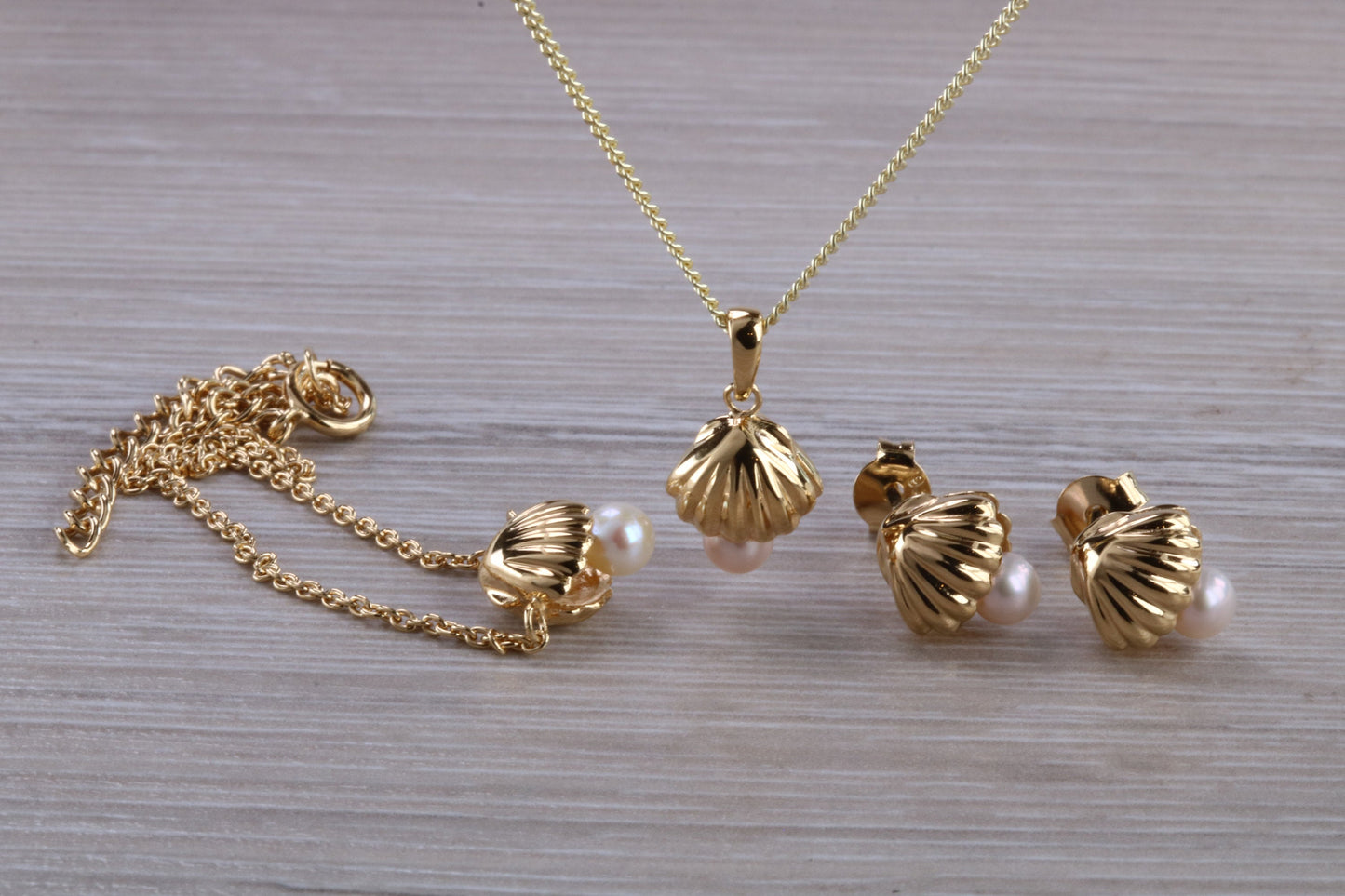 Real Pearl Necklace and Matching Stud Earrings with Bracelet