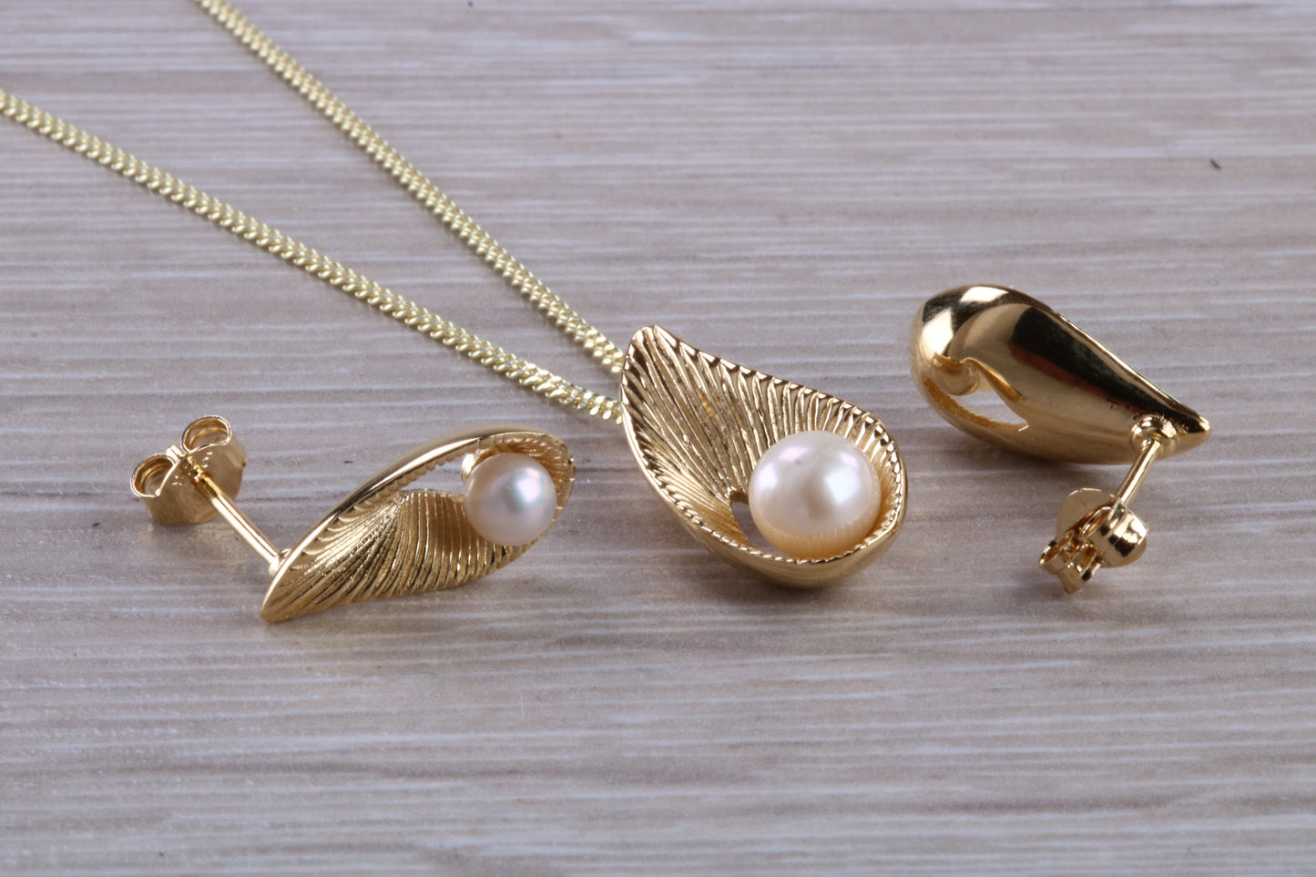 Real Pearl Necklace and Matching Stud Earrings