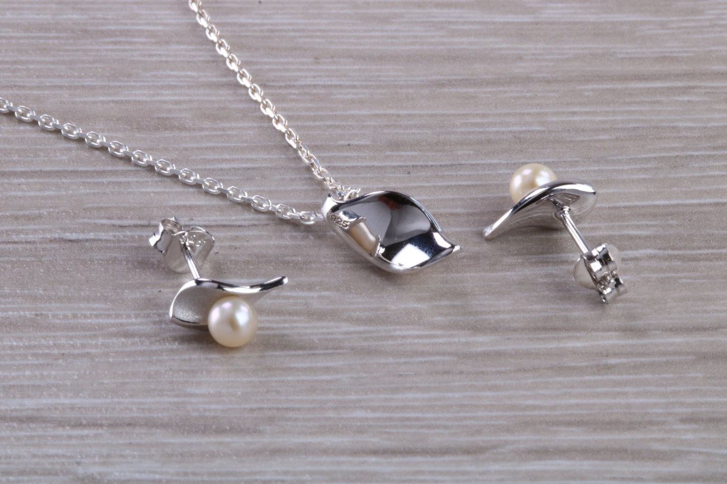 Real Pearl Necklace and Matching Stud Earrings